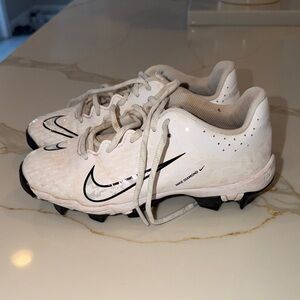 Nike Kids White and Black Baseball/Softball Cleats